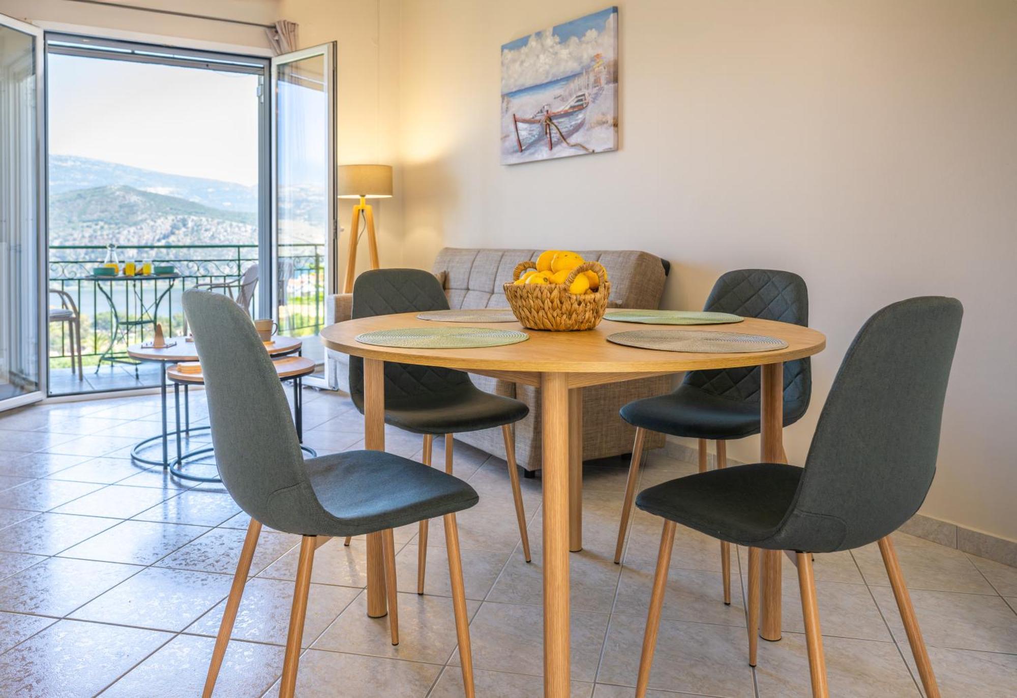 Apaggio Di Argostoli Apartments - Private Parking & Sea View Bagian luar foto