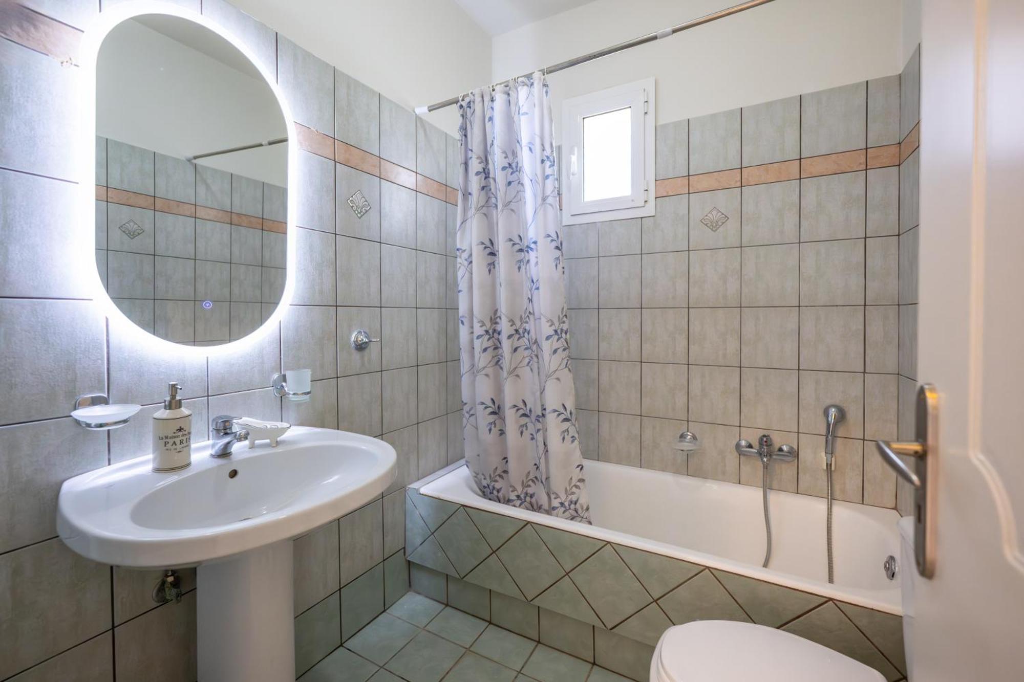 Apaggio Di Argostoli Apartments - Private Parking & Sea View Bagian luar foto
